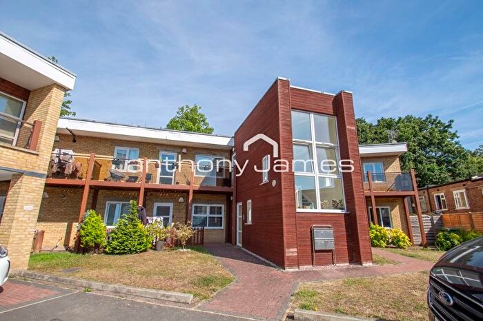 2 Bedroom Flat To Rent In Central Avenue, Welling, DA16