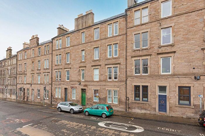 2 Bedroom Flat For Sale In / Broughton Road, Canonmills, Edinburgh, EH7