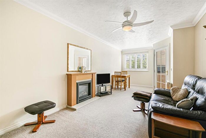2 Bedroom Retirement Property For Sale In Cavendish Road, Sutton, SM2