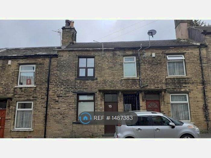 2 Bedroom Terraced House To Rent In Copley Street, Bradford, BD5
