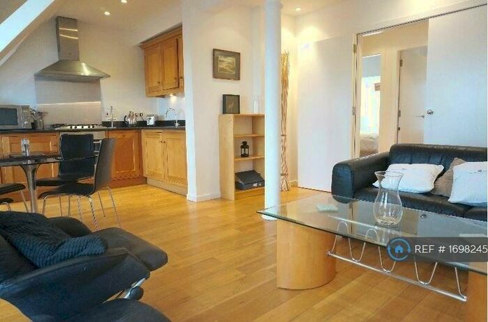 2 Bedroom Flat To Rent In Young Street South Lane, Edinburgh, EH2