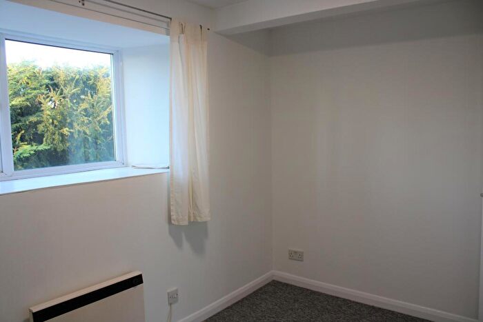 2 Bedroom Flat To Rent In Central Yeovil, Somerset, BA20