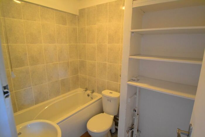 1 Bedroom Flat To Rent In Upper Richmond Road, London, SW15