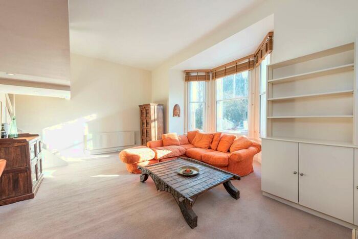 1 Bedroom Flat To Rent In Redcliffe Square, South Kensington, London, SW10