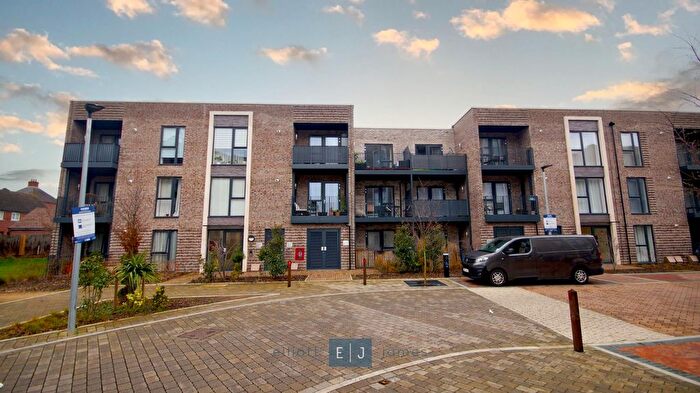 2 Bedroom Flat For Sale In Academy Way, Loughton, IG10