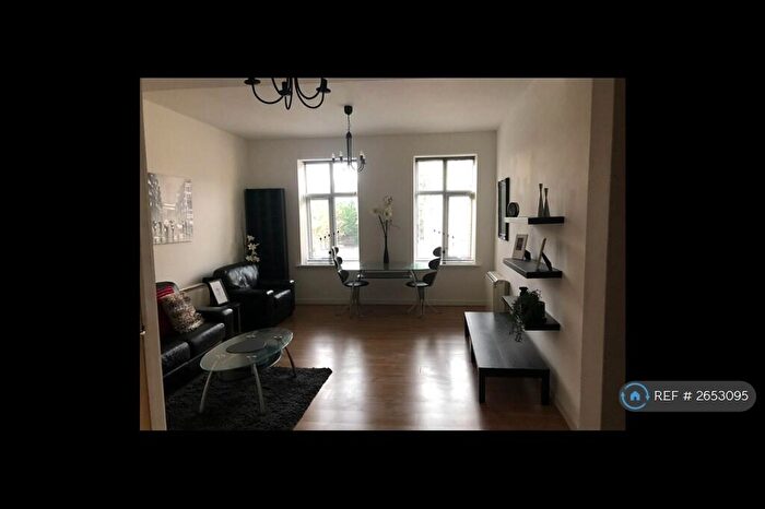 2 Bedroom Flat To Rent In Bromley Cross, Bolton, BL7