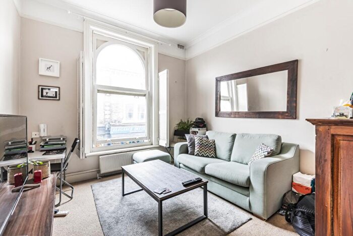 1 Bedroom Flat To Rent In Northcote Road, Battersea, London, SW11