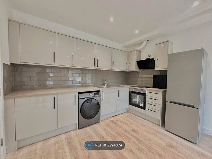 2 Bedroom Flat To Rent In High Road, London, E18