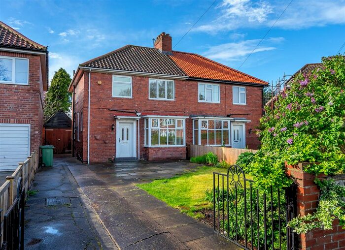 3 Bedroom Semi-Detached House To Rent In Fellbrook Avenue, Acomb, York, YO26