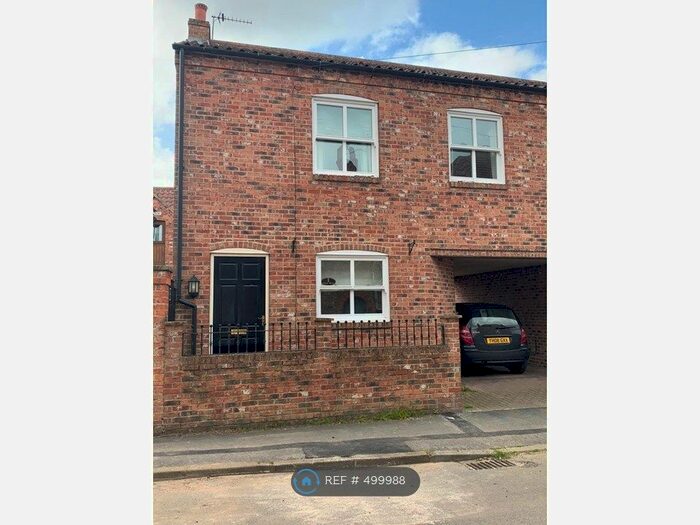 3 Bedroom Semi-Detached House To Rent In The Coach House, Crowle, Scunthorpe, DN17