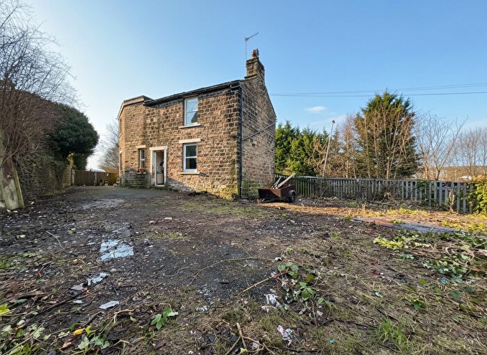 3 Bedroom Detached House For Sale In Lower Quarry Road, Huddersfield, HD5