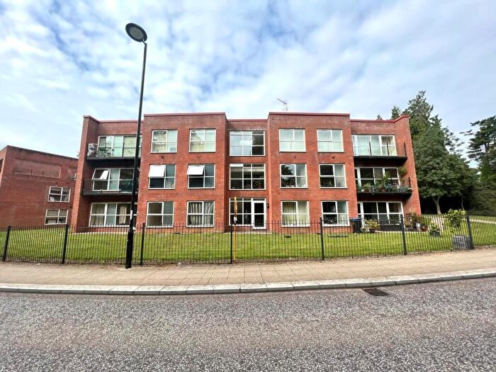 2 Bedroom Apartment For Sale In St. Crispin Drive, St. Crispin, Northampton, NN5