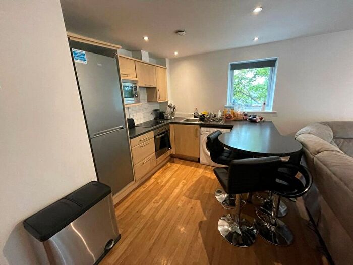 6 Bedroom Flat To Rent In , Penn Rd, London, N7