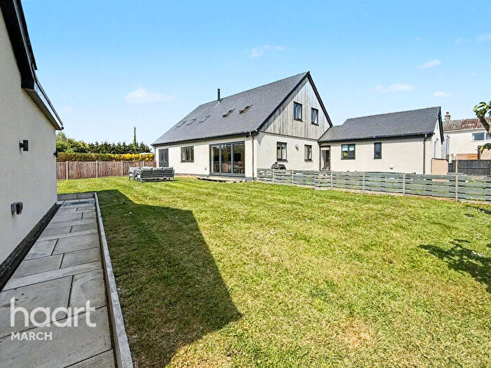 4 Bedroom Chalet For Sale In Westfield Road, Manea, PE15