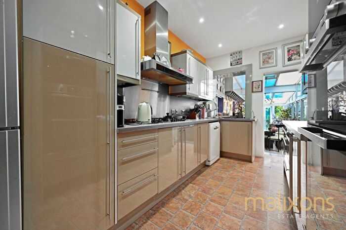 5 Bedroom Detached House For Sale In Quadrant Road, Thornton Heath, CR7