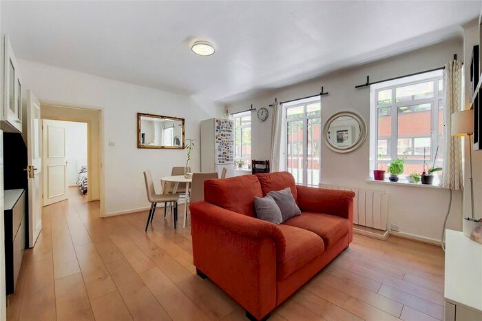 2 Bedroom Flat To Rent In Paramount Court, - University Street, Bloomsbury, London, WC1E