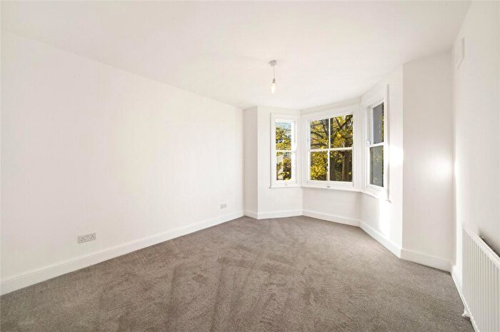 3 Bedroom Flat To Rent In Harlesden Gardens, Harlesden, NW10