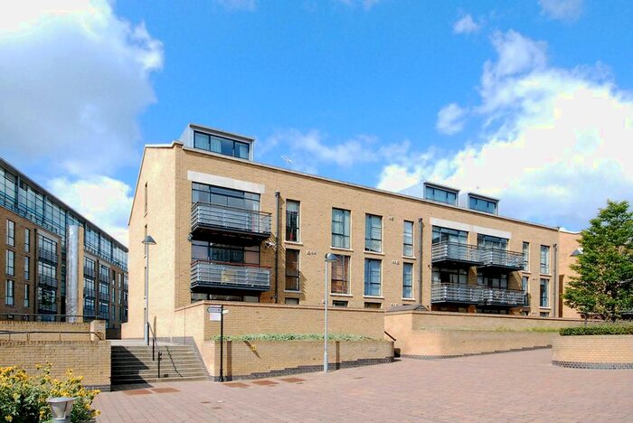 3 Bedroom Flat To Rent In Ferry Quays, Brentford, TW8