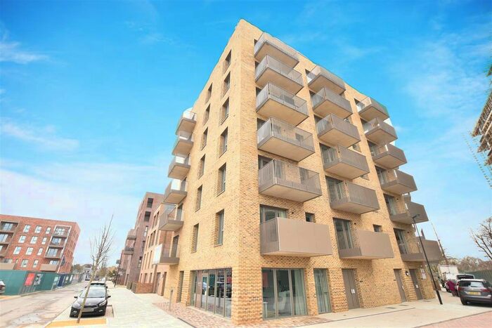 1 Bedroom Flat To Rent In Clovelly Road, Hounslow, TW3