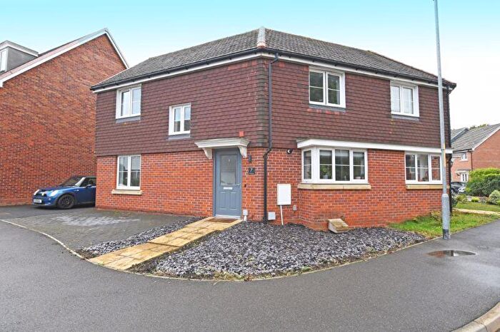 3 Bedroom Semi-Detached House For Sale In Fieldfare Drive, Maidstone, ME15