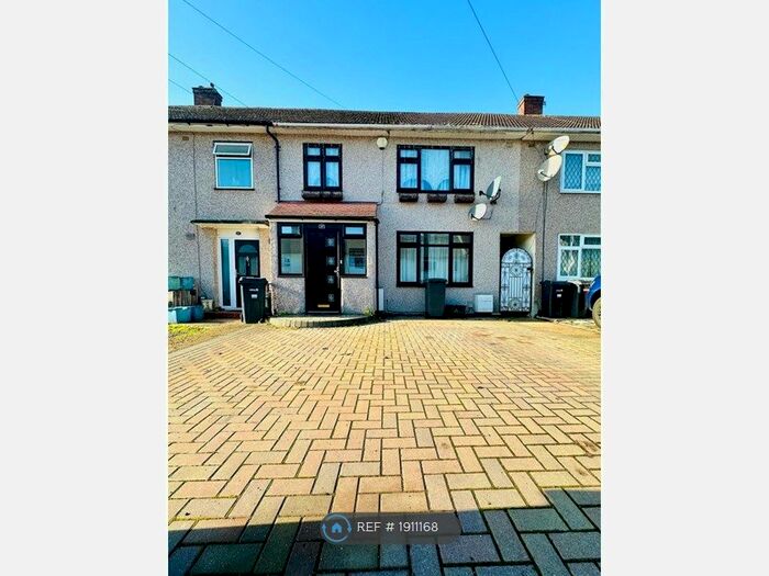 3 Bedroom Semi-Detached House To Rent In Fletcher Road, Chigwell, IG7