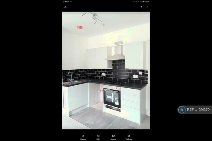 1 Bedroom Flat To Rent In North Street, Keighley, BD21