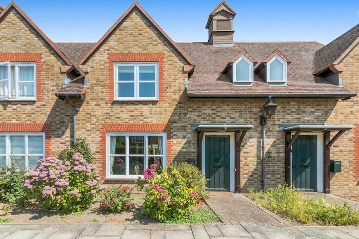 2 Bedroom Retirement Property For Sale In Bluecoat Pond, Christs Hospital, RH13