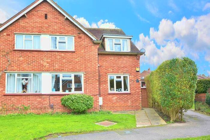 2 Bedroom Semi-Detached House To Rent In Little Hide, GU1