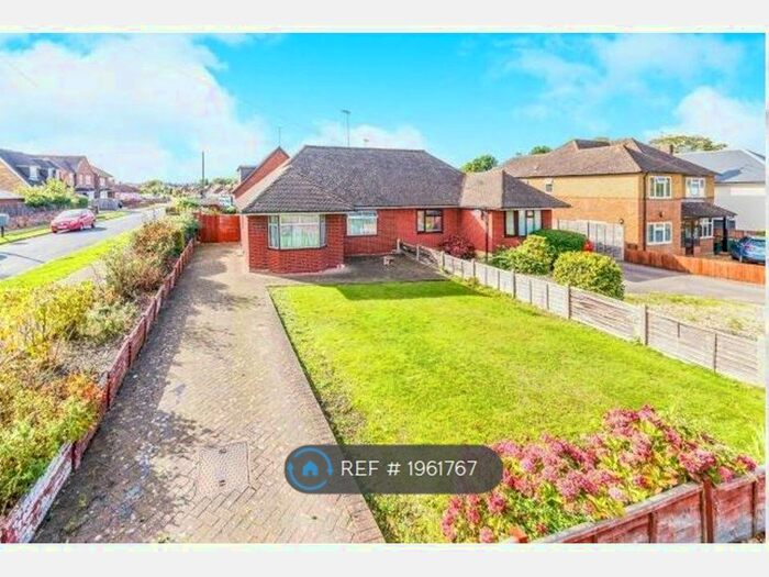 2 Bedroom Bungalow To Rent In Oakwood Road, Bricket Wood, St. Albans, AL2