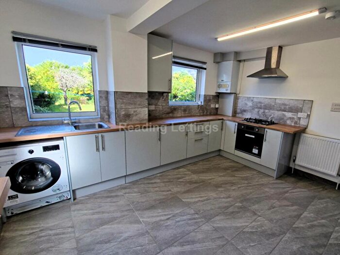 3 Bedroom Semi-Detached House To Rent In Culver Lane, Earley, RG6