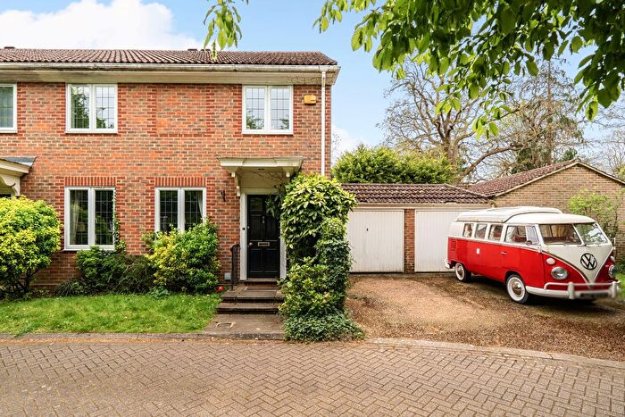 4 Bedroom End Terrace House For Sale In Dove House Green, Weybridge, KT13