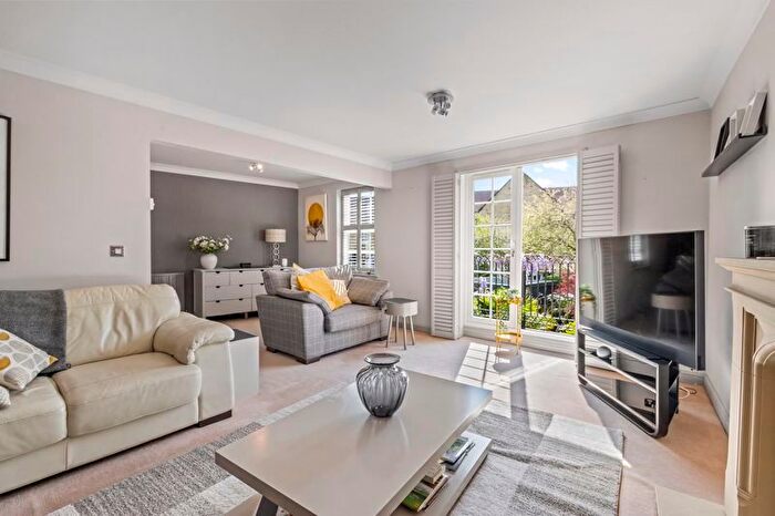 4 Bedroom Town House For Sale In Jill Kilner Drive, Burley-In-Wharfedale, LS29