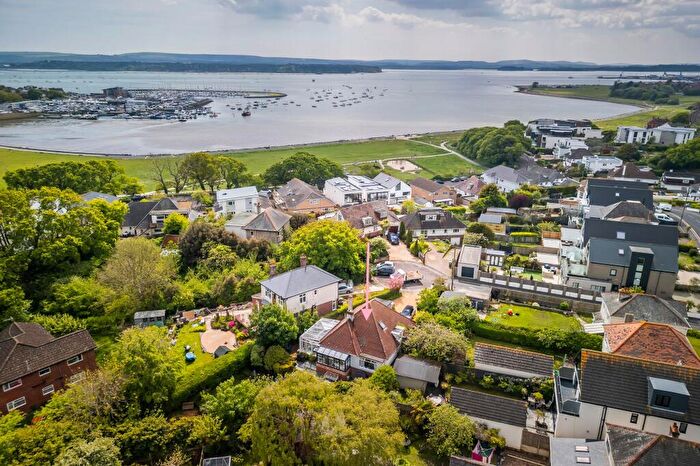 3 Bedroom Detached House For Sale In Castledene Crescent, Whitecliff, Poole, BH14