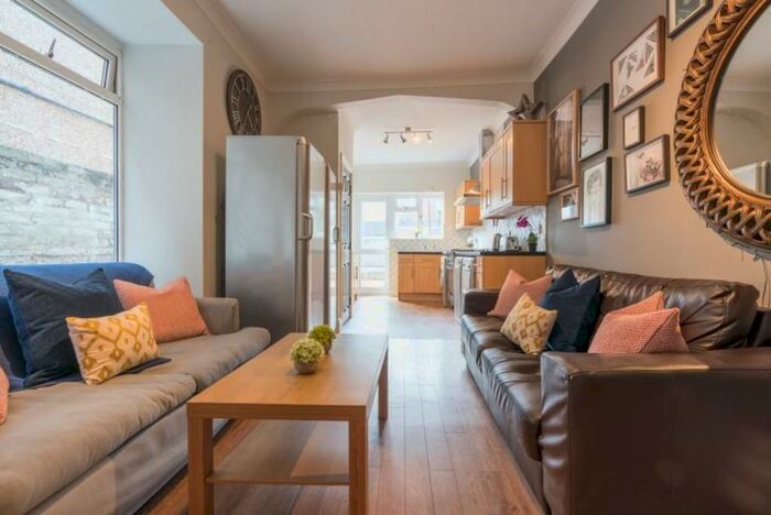 1 Bedroom Property To Rent In Fawcett Road, Southsea, PO4