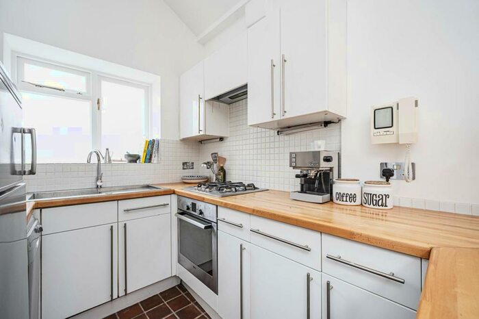 Studio To Rent In Magri Walk, Whitechapel, London, E1