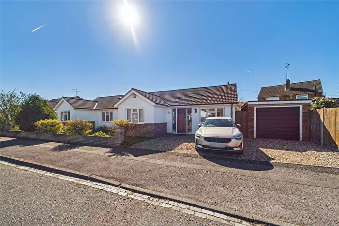 3 Bedroom Bungalow To Rent In Ray Lea Road, Maidenhead, Berkshire, SL6