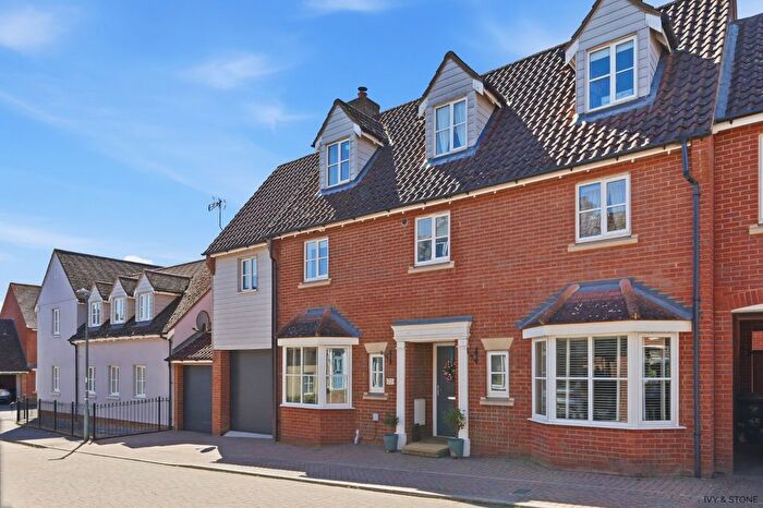 6 Bedroom Semi-Detached House For Sale In Flitch Green, Dunmow, Essex, CM6