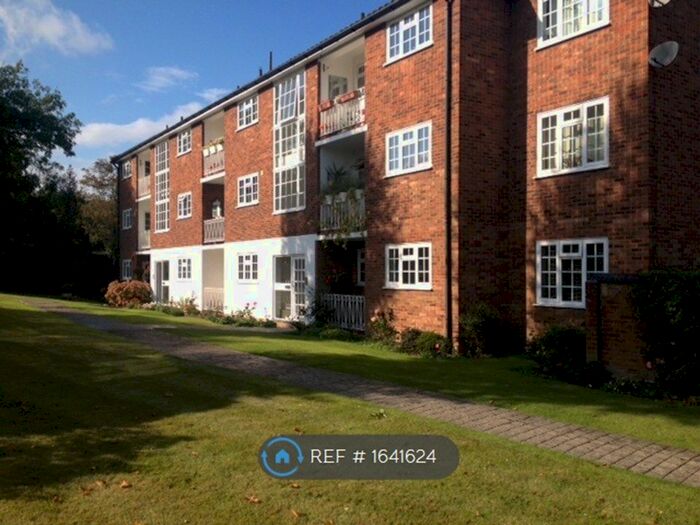 2 Bedroom Flat To Rent In Orchard Court, Bromley, BR2