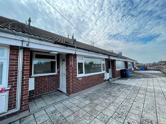 2 Bedroom Flat To Rent In Lynton Parade, Grimsby, DN31