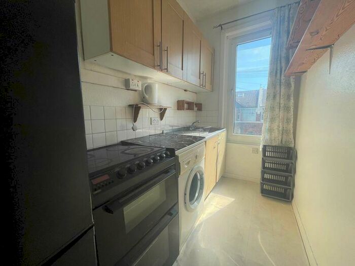 1 Bedroom Flat To Rent In De Montfort Road, Brighton, BN2
