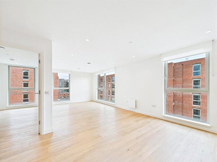 3 Bedroom Apartment To Rent In Fyfe Lane, Edinburgh, Midlothian, EH6