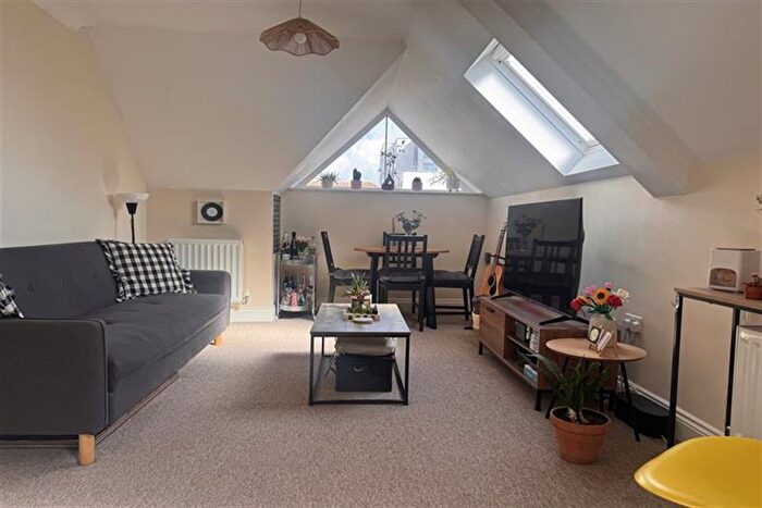 1 Bedroom Flat To Rent In Southcote Road, BH1