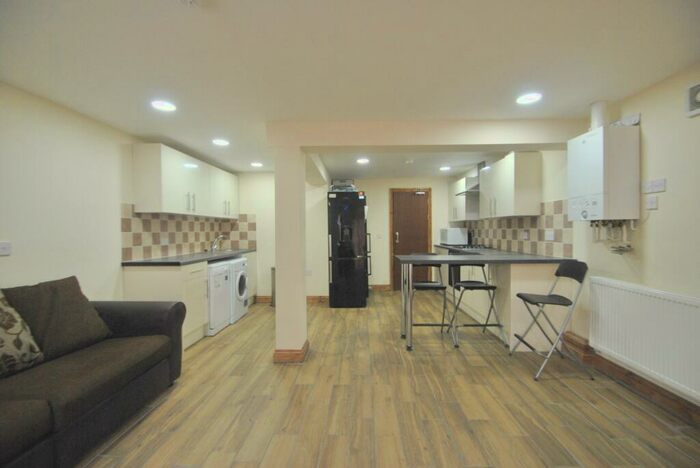 7 Bedroom House To Rent In Thesiger Street, Cathays, CF24