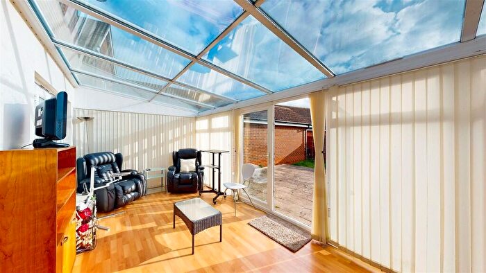 5 Bedroom Detached House To Rent In The Runway, Salisbury Village, AL10