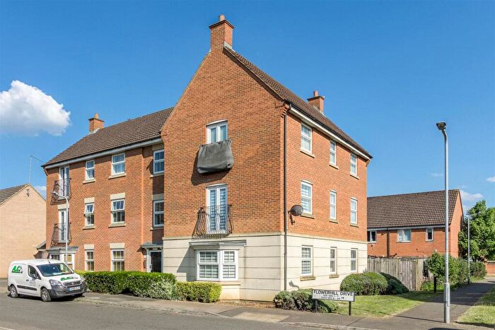 2 Bedroom Flat For Sale In Flowerhill Drive, Wellingborough, NN8