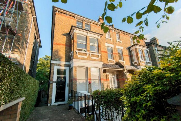 2 Bedroom Flat To Rent In Cumberland Park, London, W3