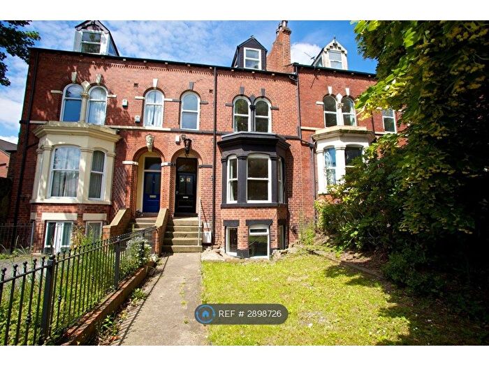 6 Bedroom Terraced House To Rent In Bainbrigge Road, Leeds, LS6