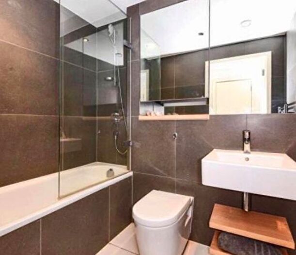 1 Bedroom Flat To Rent In Vantage Building, Station Approach, UB3