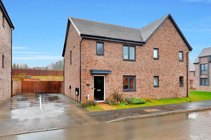 3 Bedroom Semi Detached House For Sale In Woodyard Avenue, Chesterfield, S41