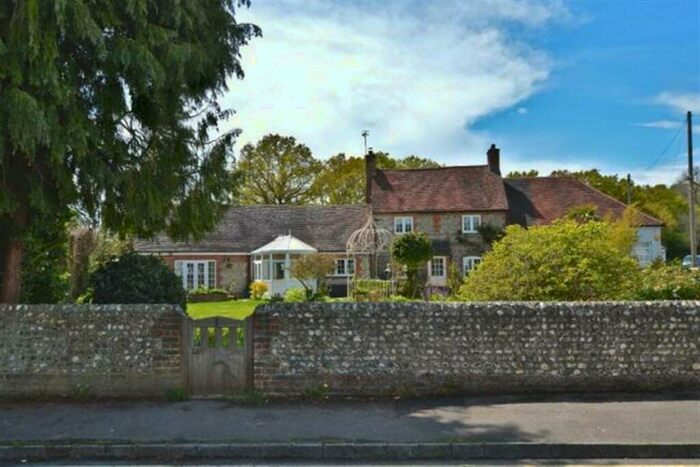 3 Bedroom Semi-Detached House To Rent In Links Lane, Rowlands Castle, PO9